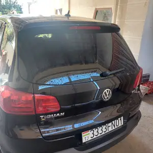 Volkswagen Tiguan, 2012