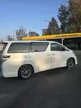 Toyota Vellfire, 2010-16