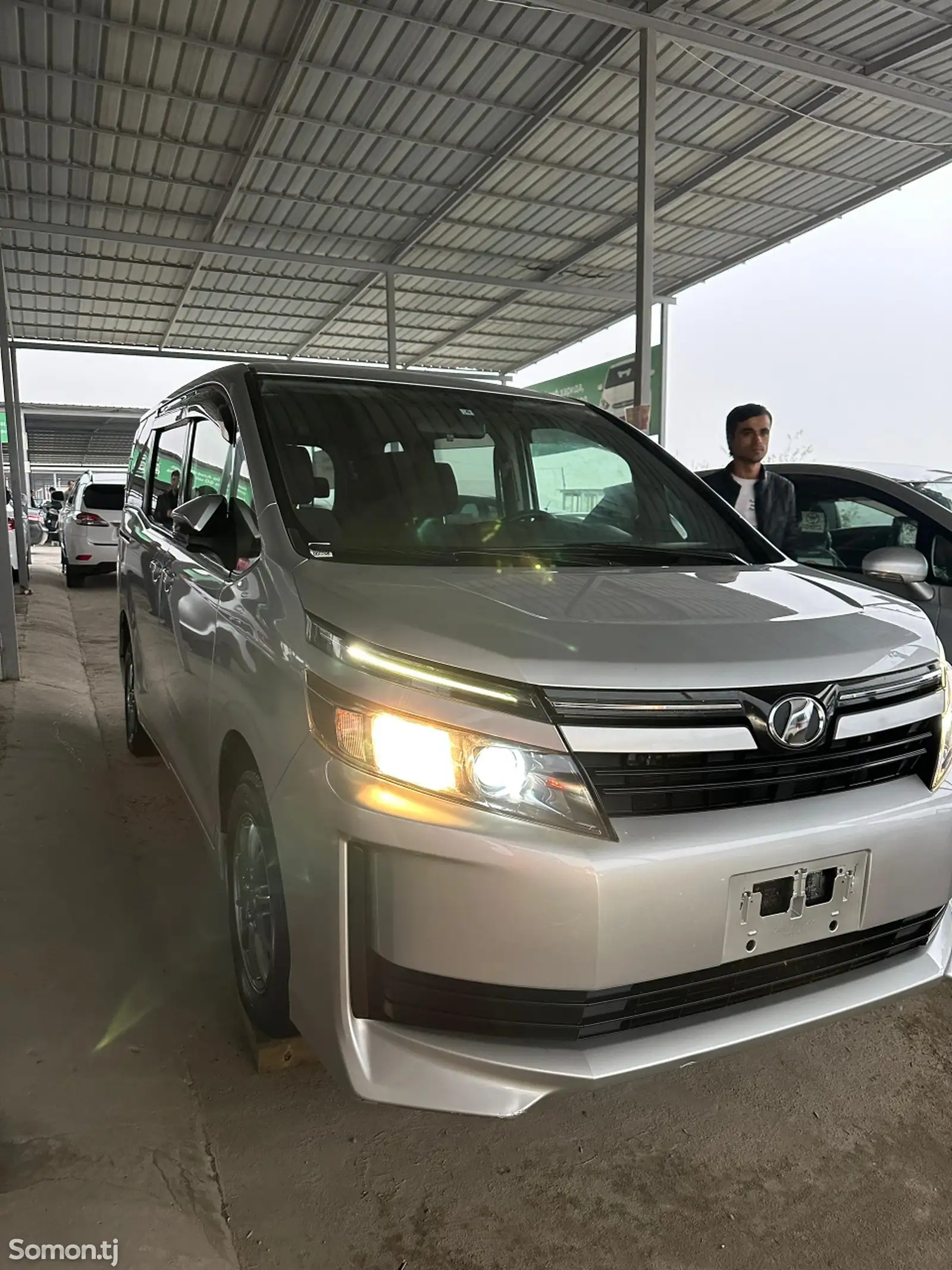 Toyota Voxy, 2014-7