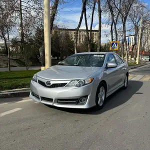 Toyota Camry, 2014