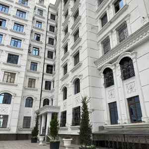 3-комн. квартира, 7 этаж, 130м², И.Сомони