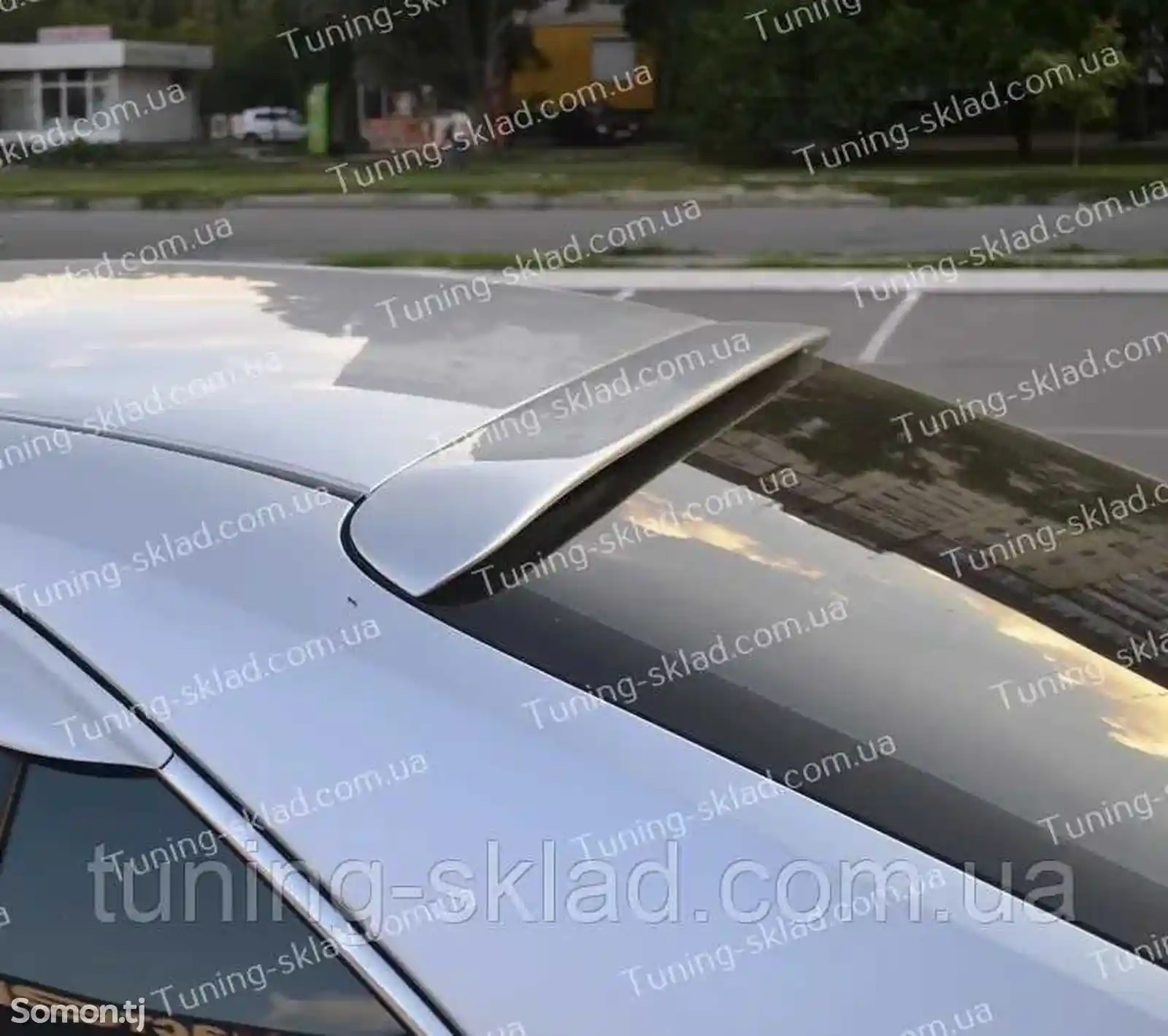 Спойлер на заднее стекло Toyota Camry 2-3