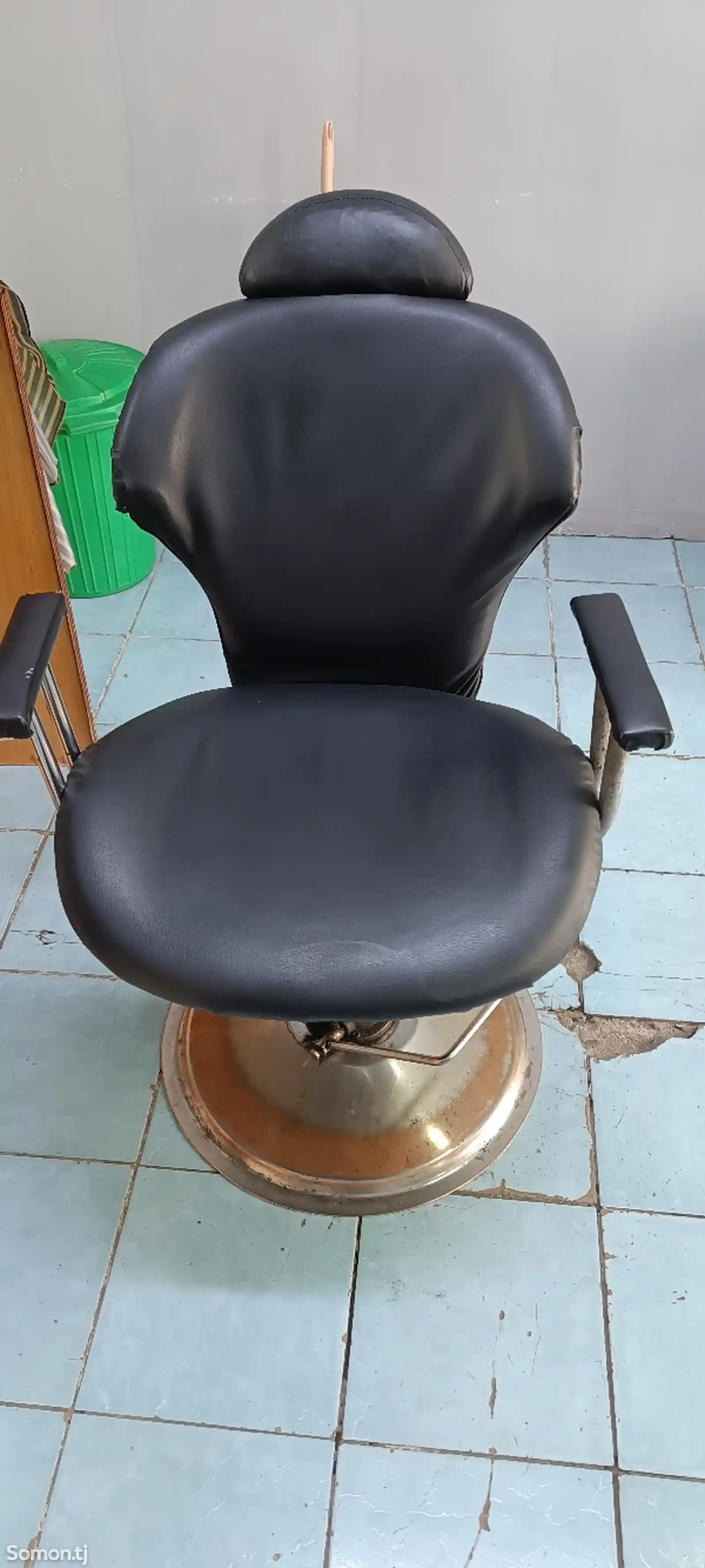 Парикмахерское кресло-1