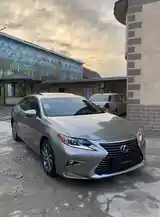 Lexus ES series, 2017-2