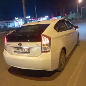 Toyota Prius, 2011