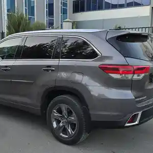 Toyota Highlander, 2018