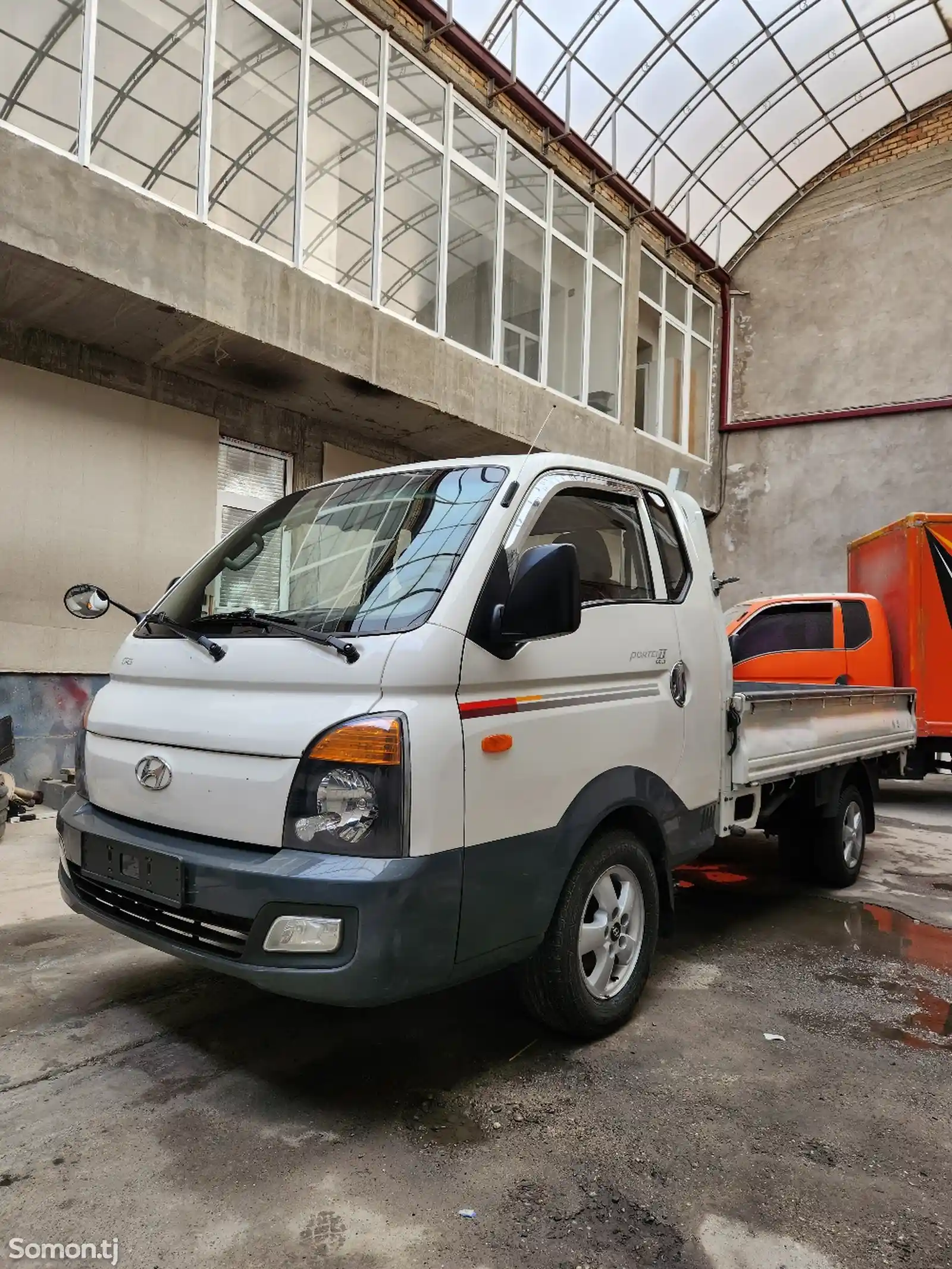 Бортовой автомобиль Hyundai Porter 2 Gold-2