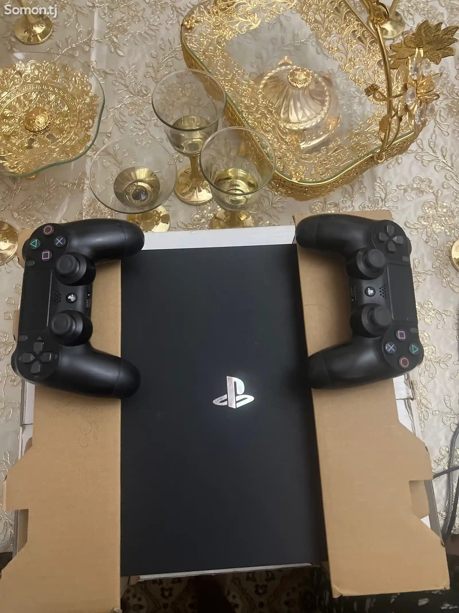 Игровая приставка Sony PlayStation 4 Pro-1