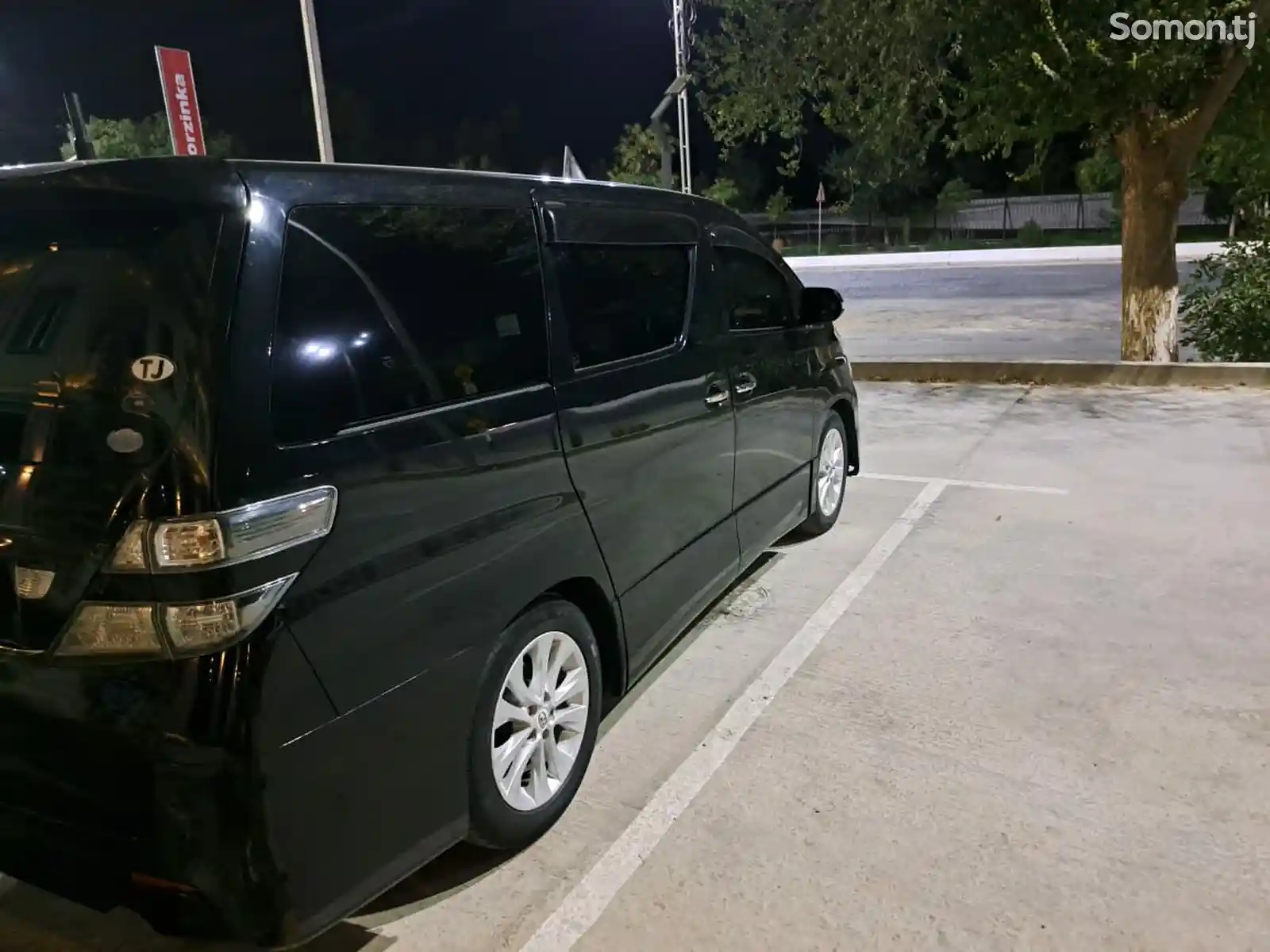 Toyota Vellfire, 2010-4