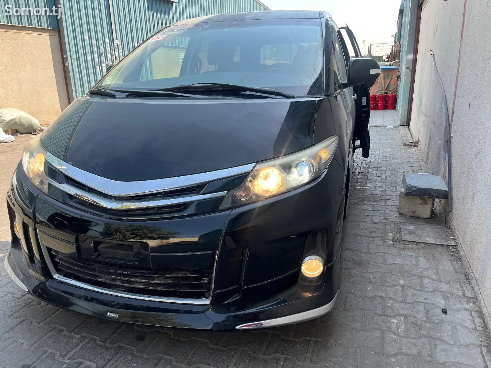 Toyota Estima, 2015-3