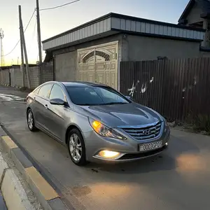 Hyundai Sonata, 2011