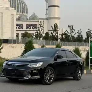 Toyota Camry, 2016