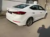 Hyundai Elantra, 2017-15