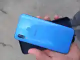 Samsung Galaxy A40-3