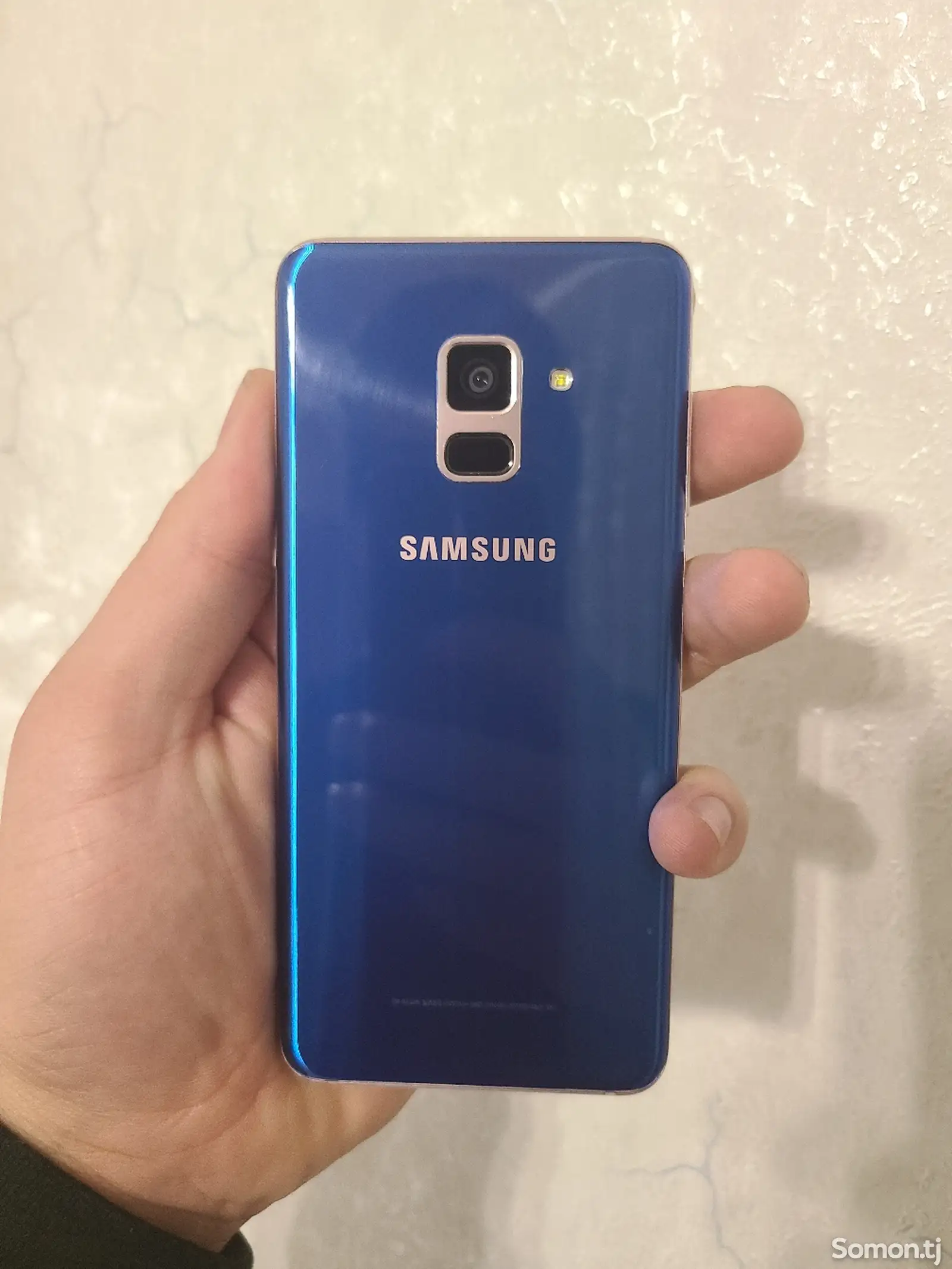 Samsung Galaxy A8-1