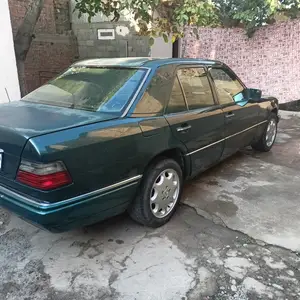 Mercedes-Benz W124, 1995