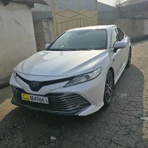 Toyota Camry, 2018