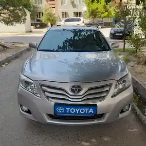 Toyota Camry, 2011