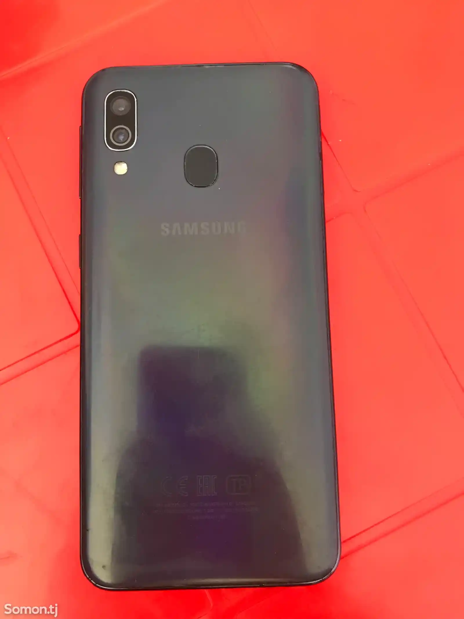 Samsung Galaxy A40-1