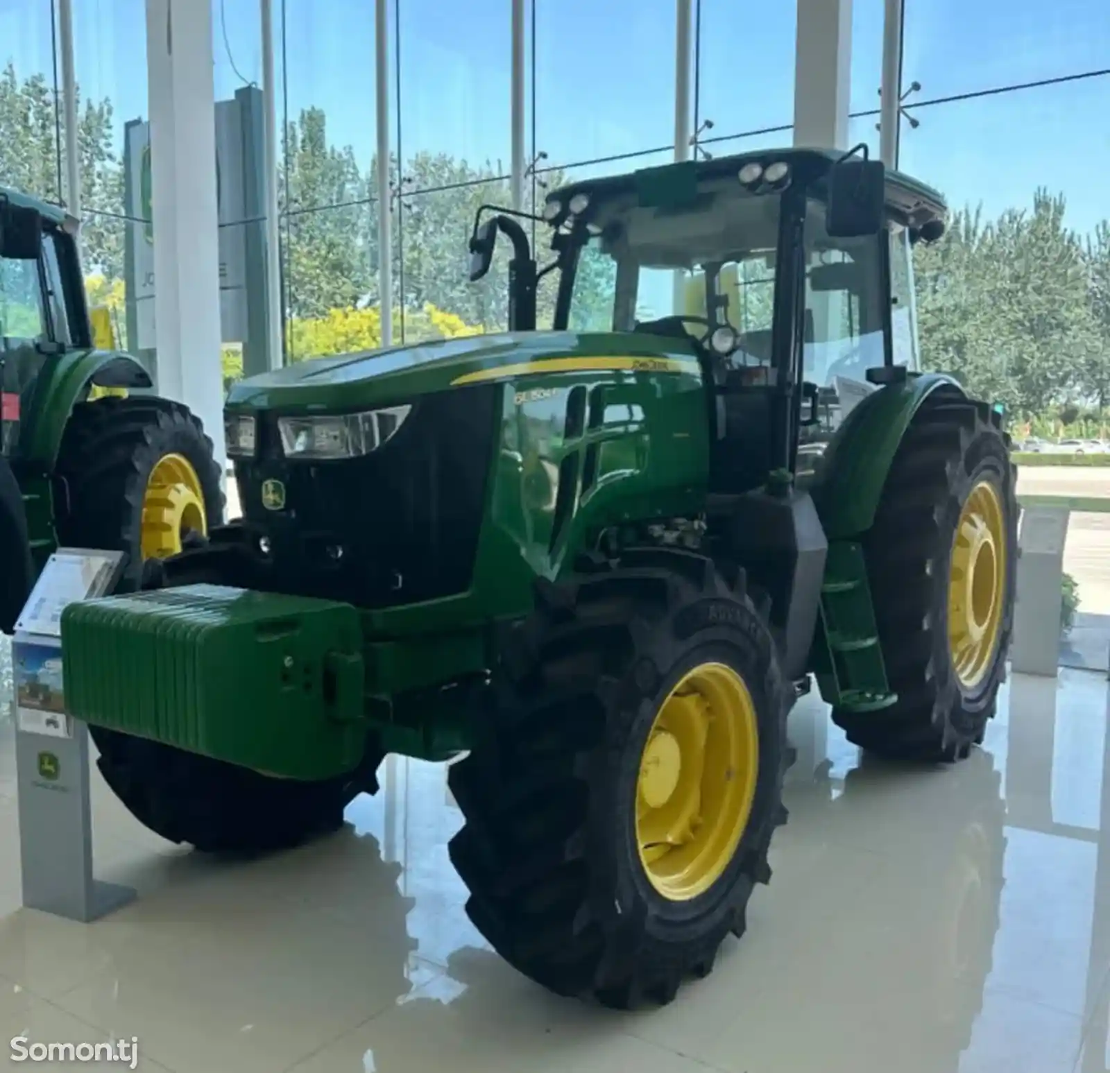 Трактор John Deere 1504-10