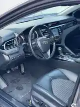 Toyota Camry, 2019-8