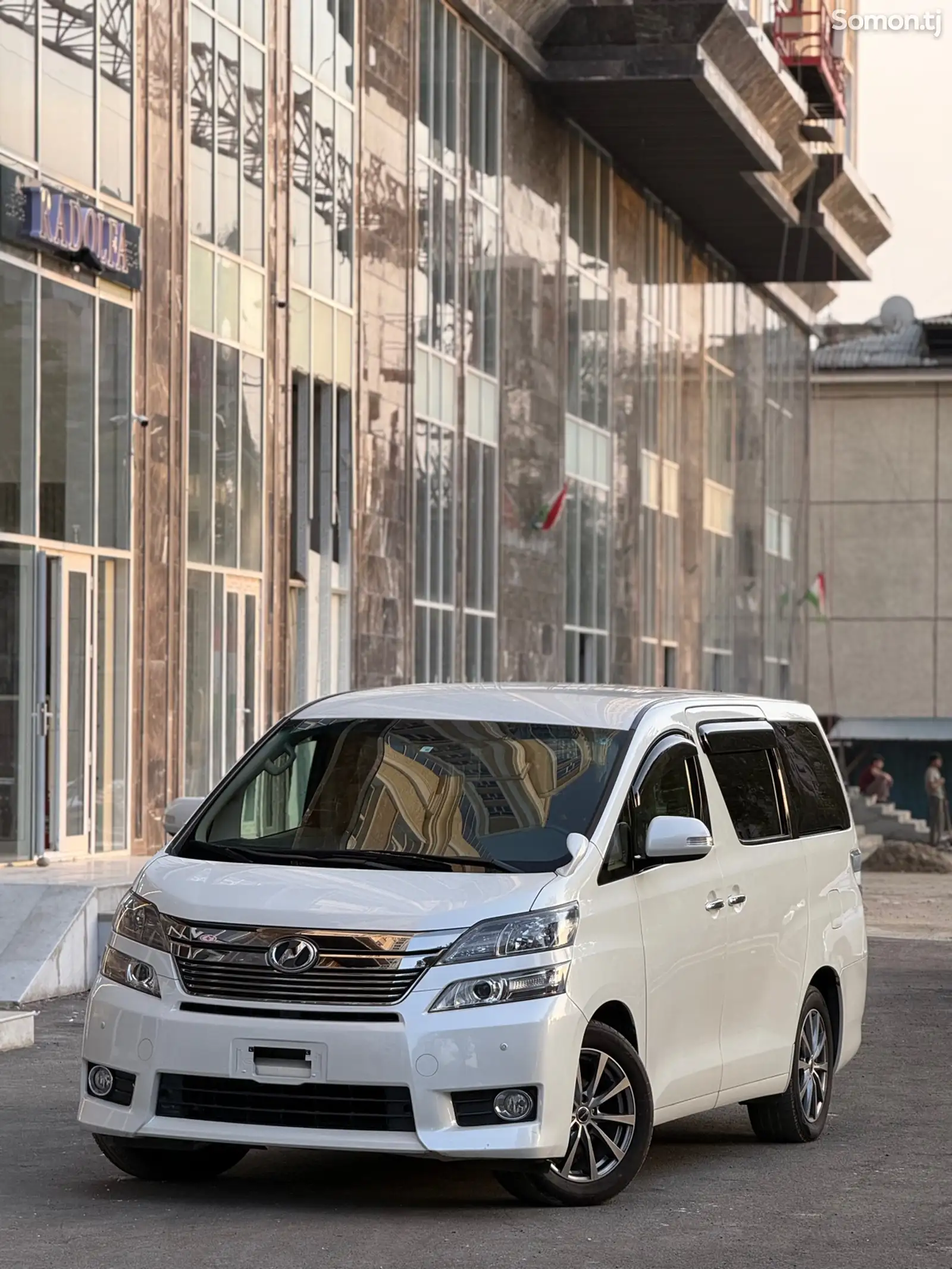 Toyota Vellfire, 2014-1