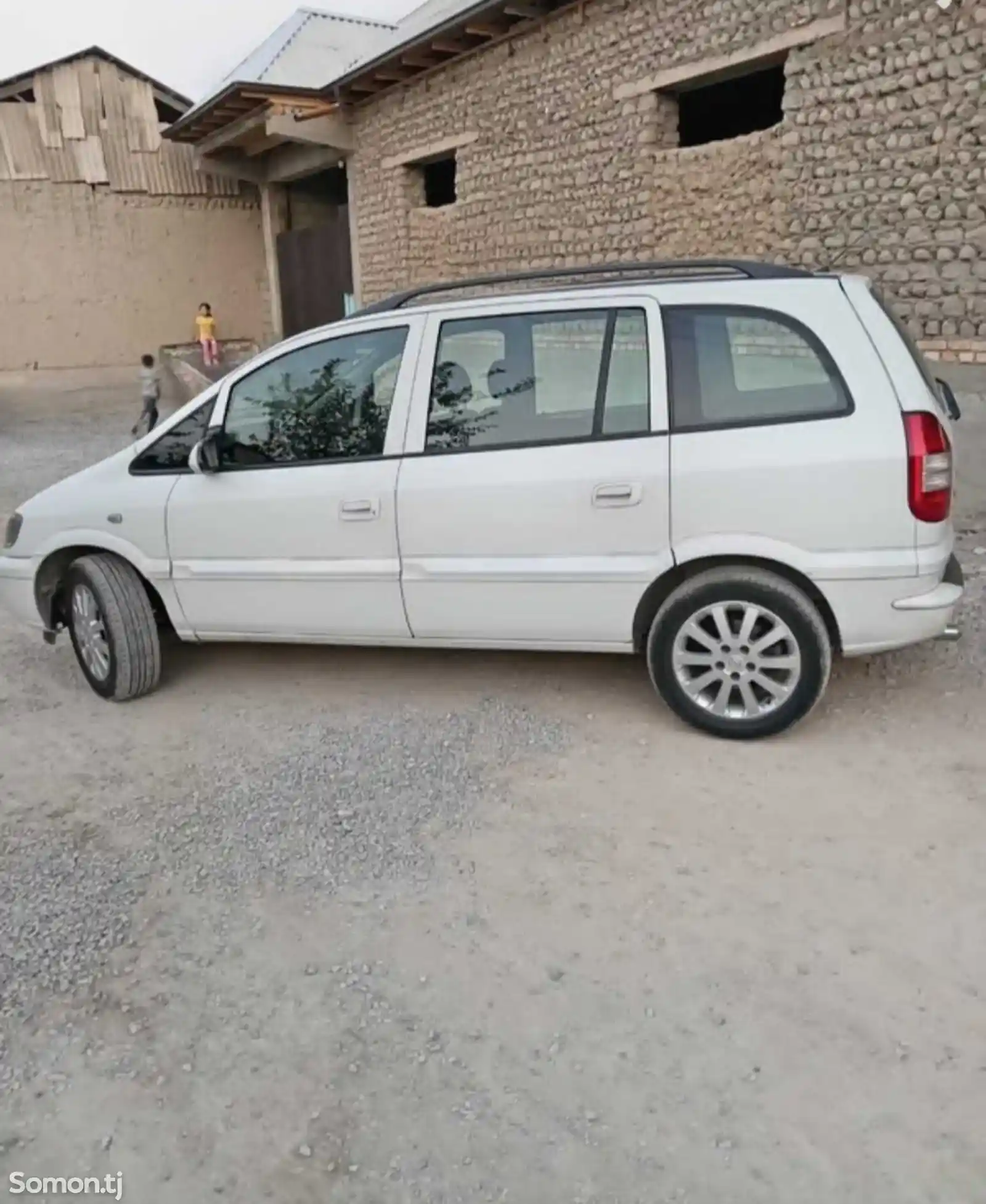 Opel Zafira А , 2005 года в аренду-3