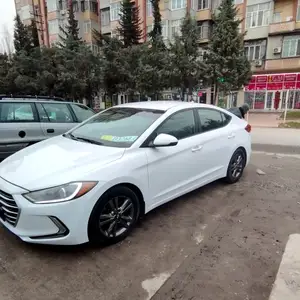 Hyundai Elantra, 2017