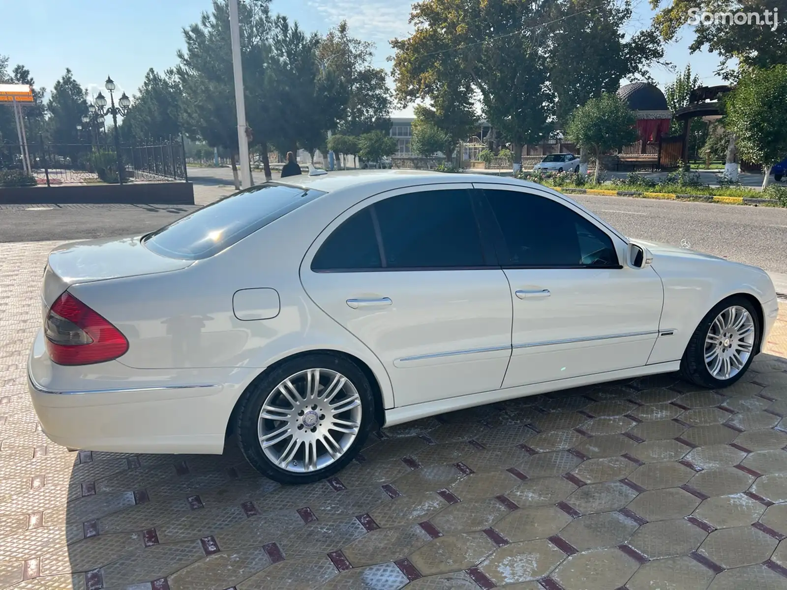 Mercedes-Benz E class, 2009-6