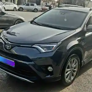 Toyota RAV 4, 2018