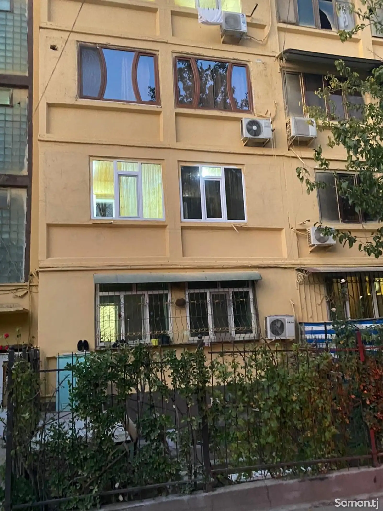 4-комн. квартира, 3 этаж, 80 м², Абдурахмони Чоми 9(18) Орджоникидзе-1