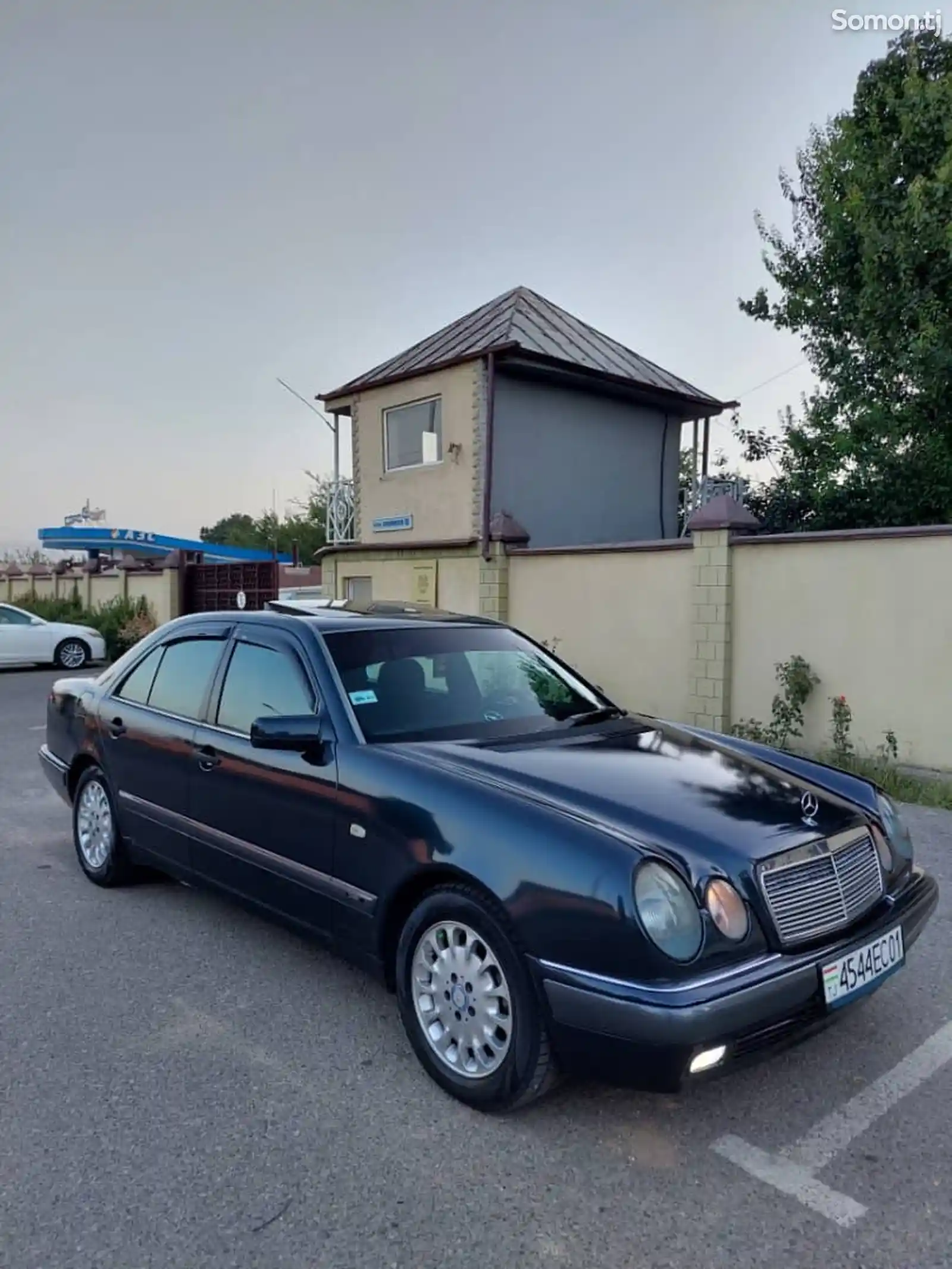 Mercedes-Benz E class, 1998-4