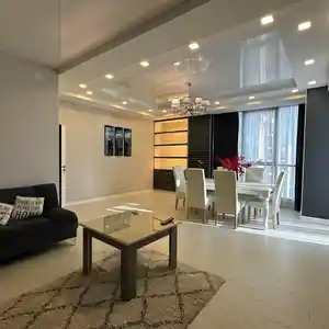 2-комн. квартира, 11 этаж, 96м², И. Сомони