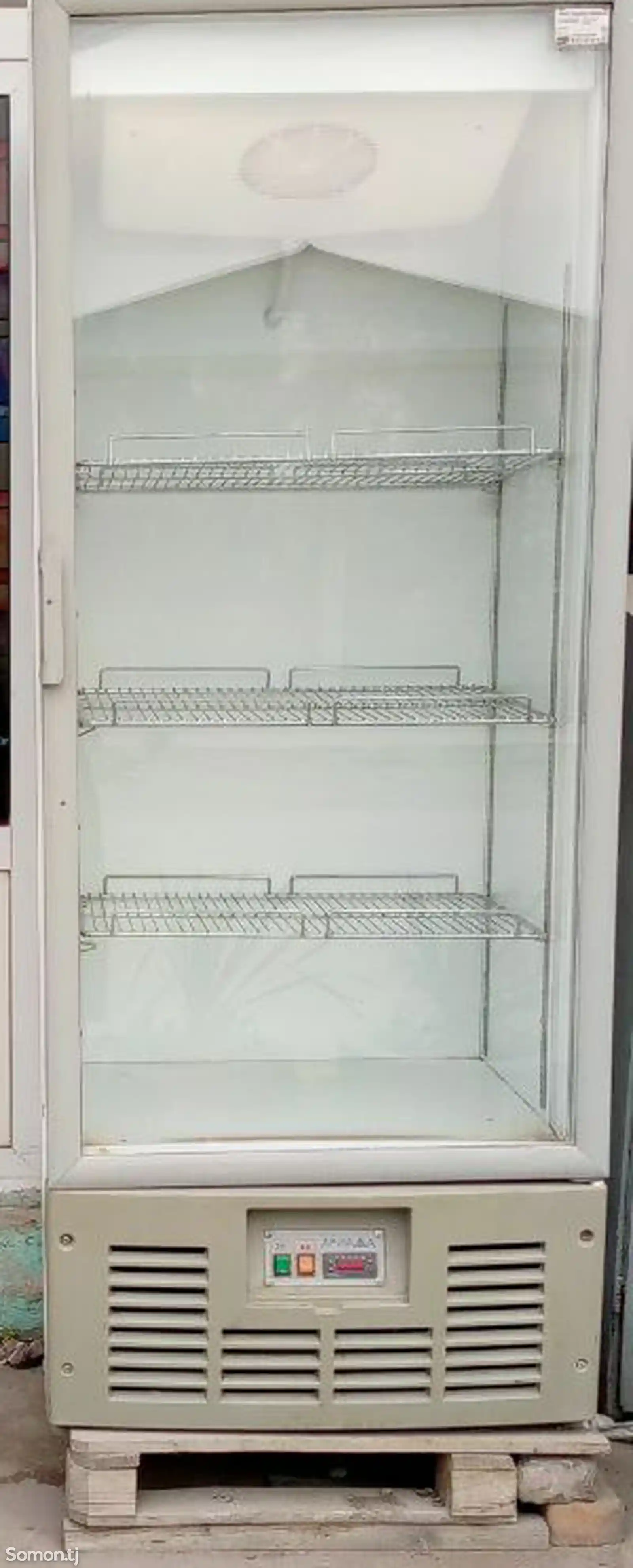 Холодильники витринные-1