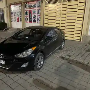 Hyundai Elantra, 2012