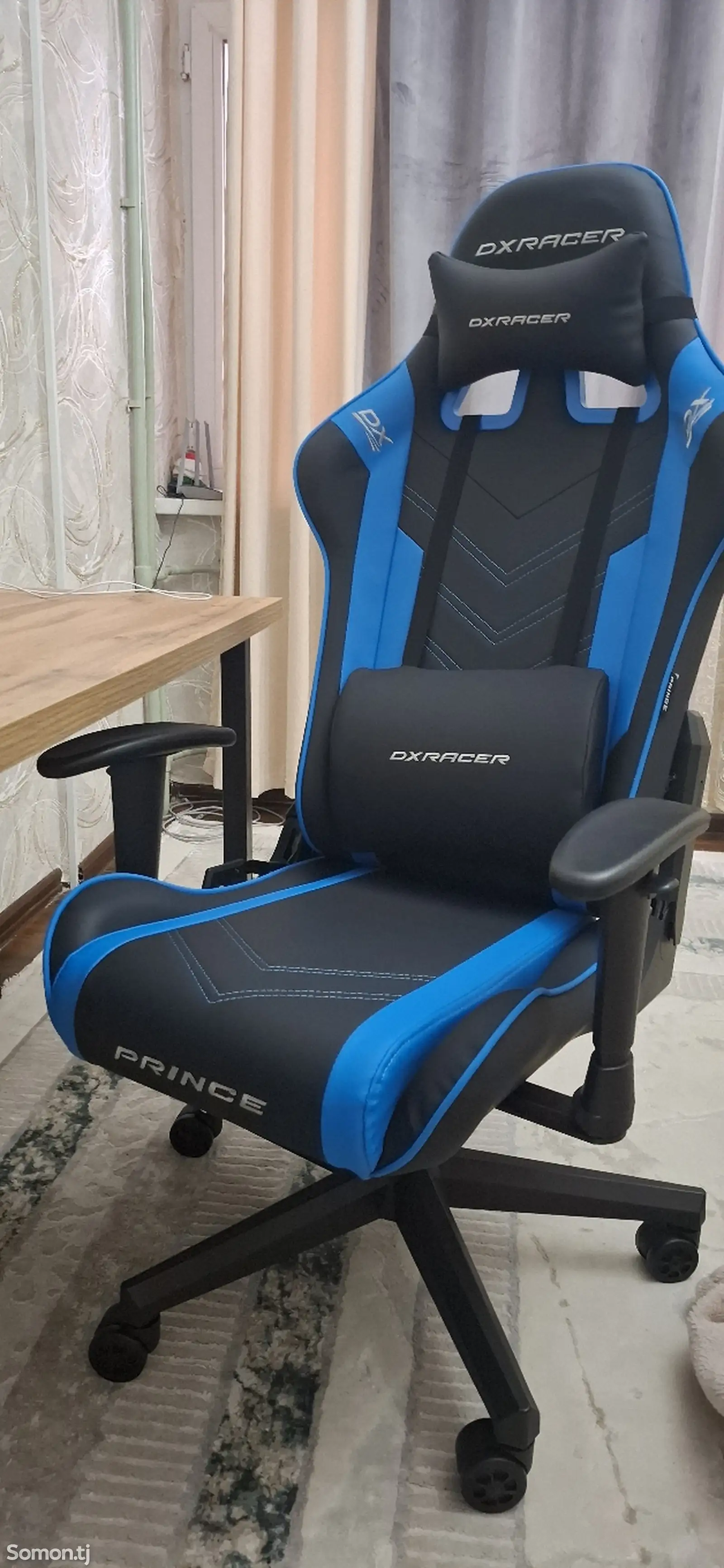 Игровое кресло Dxracer Prince-1