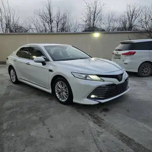 Toyota Camry, 2018