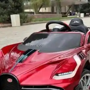 детская машинка Bugatti