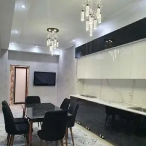 2-комн. квартира, 4 этаж, 97м², Дом печати