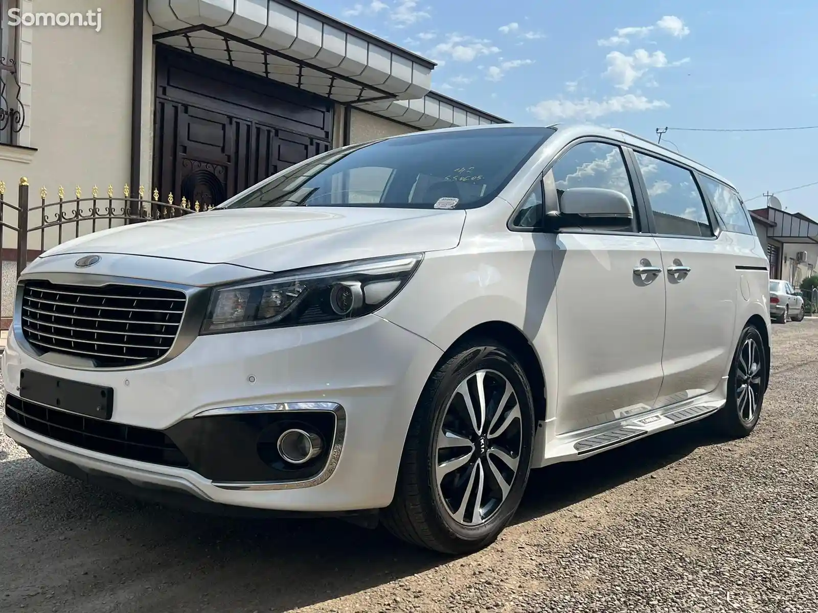 Kia Carnival, 2015-13