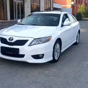 Toyota Camry, 2010