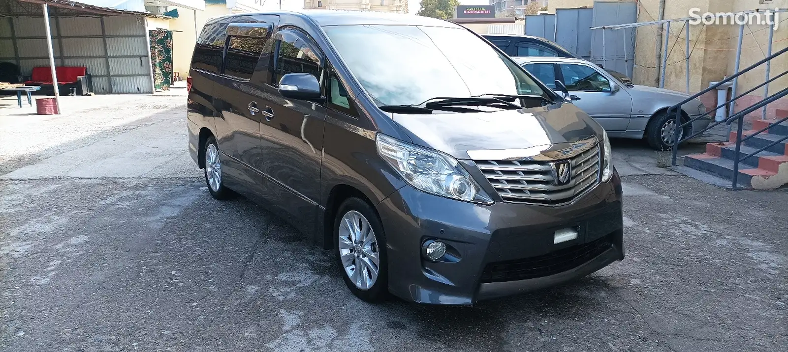 Toyota Alphard, 2013-4