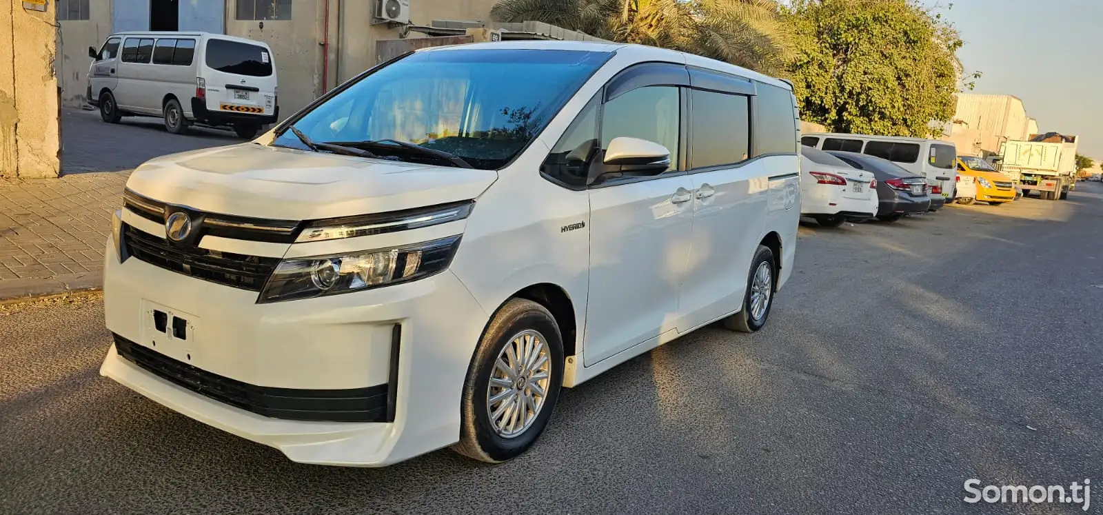 Toyota Voxy, 2014-1