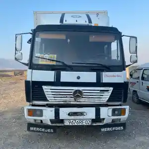 Бортовой грузовик Mercedes-Benz Atego 1114 1990