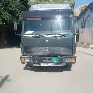 Бортовой грузовик Mercedes benz Atego