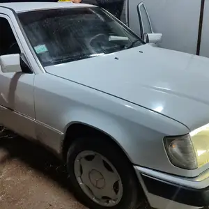 Mercedes-Benz W124, 1993