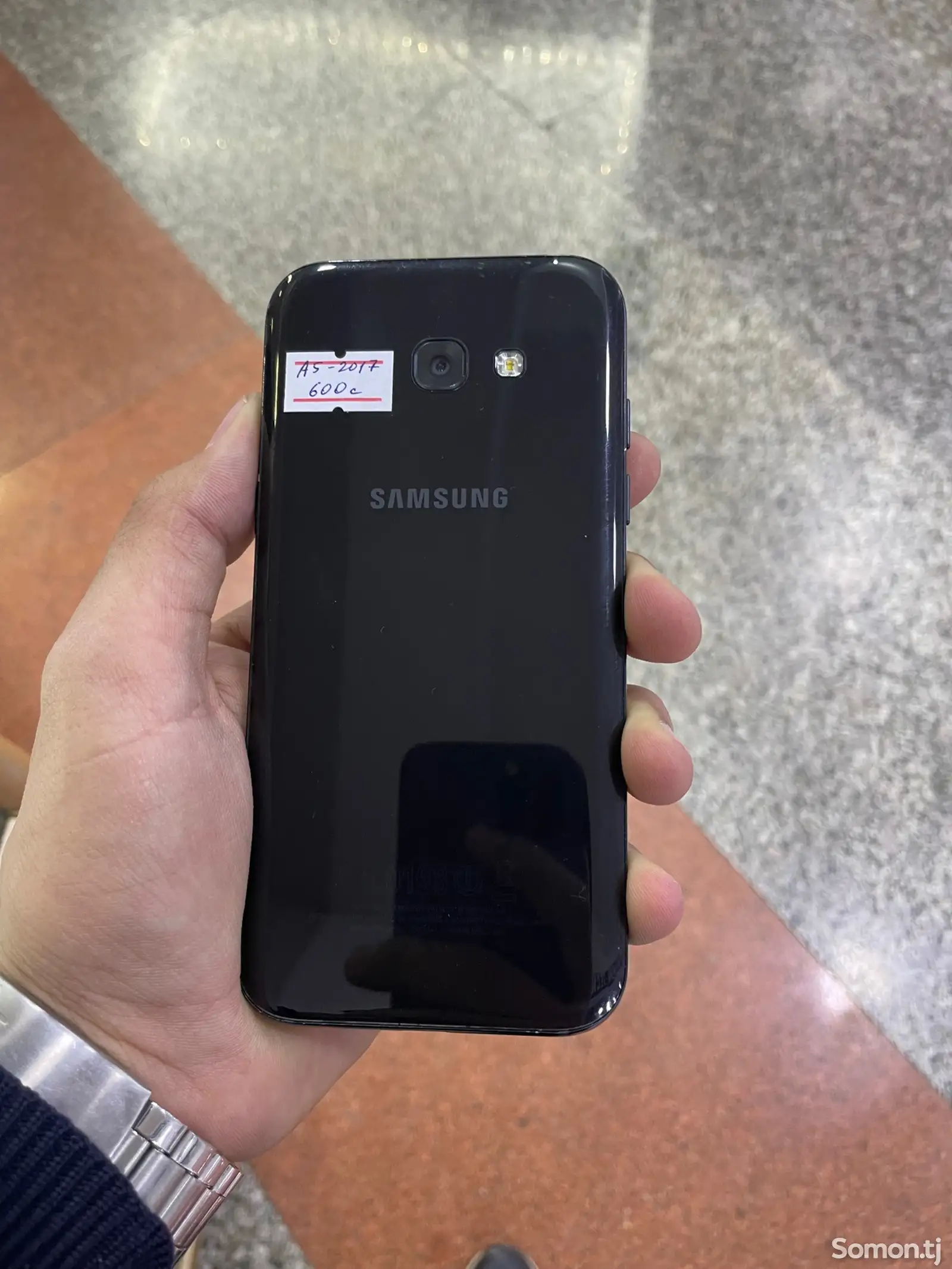 Samsung Galaxy A5 2017-1