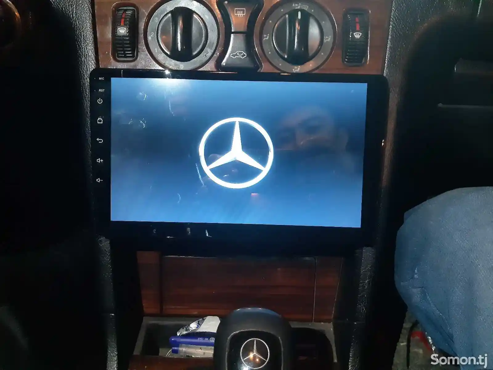 Штатный монитор для Mercedes-Benz-2