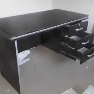 Чёрный стол