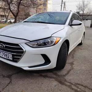 Hyundai Elantra, 2017